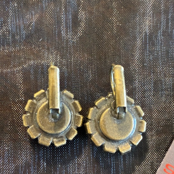 Sabika Elegant Rose Earrings - Picture 2 of 3